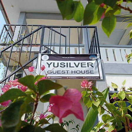 Yusilver Guest House Labuan Bajo Exterior foto
