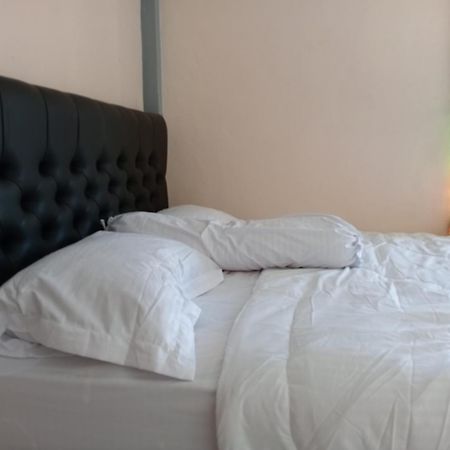 Yusilver Guest House Labuan Bajo Exterior foto