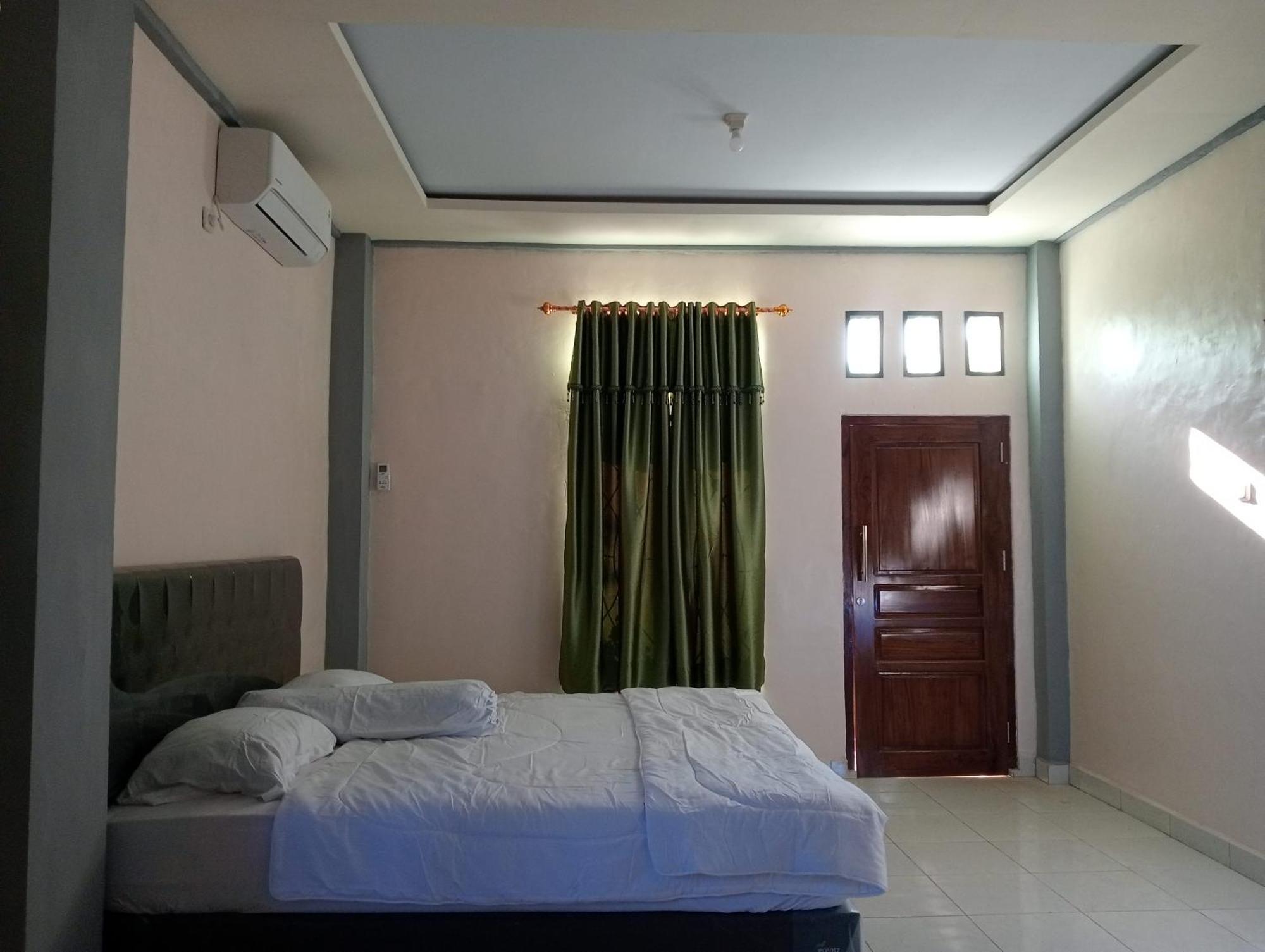Yusilver Guest House Labuan Bajo Exterior foto