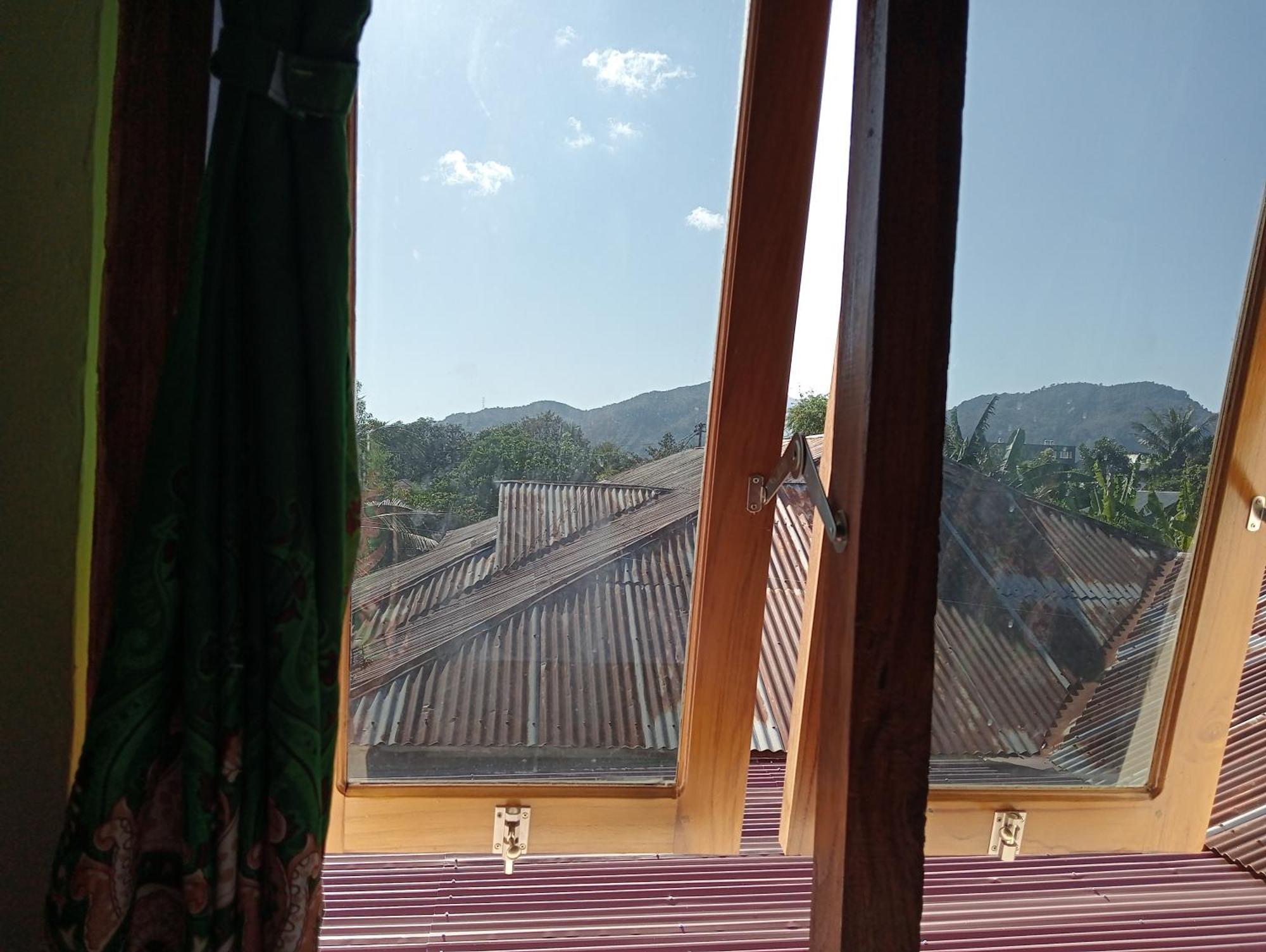 Yusilver Guest House Labuan Bajo Exterior foto